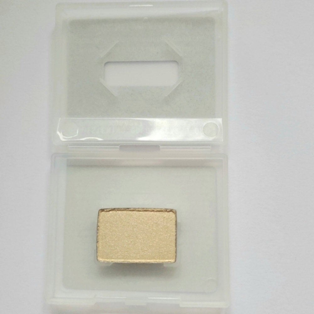 Set Of 2. Glistening Gold Mary Kay Mineral Eye Color & 1 Other Shade - Picture 2 of 2